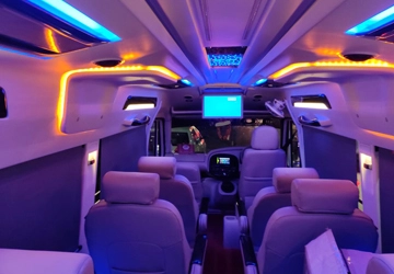 20 Seater tempo traveller